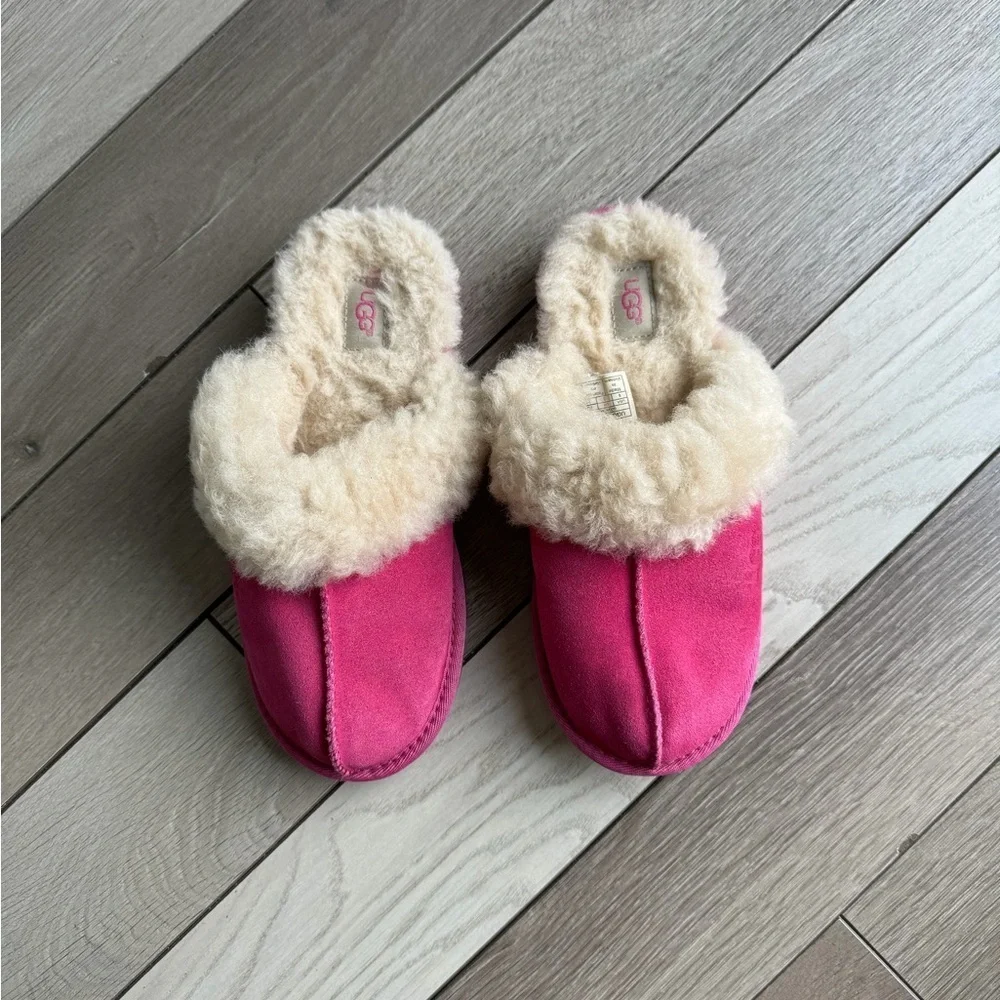 Ugg Big Kids Cozy Pink Azalea Suede Slip On Slippers